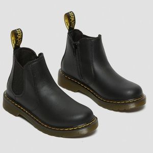 Dr Martens • Chelsea Boots